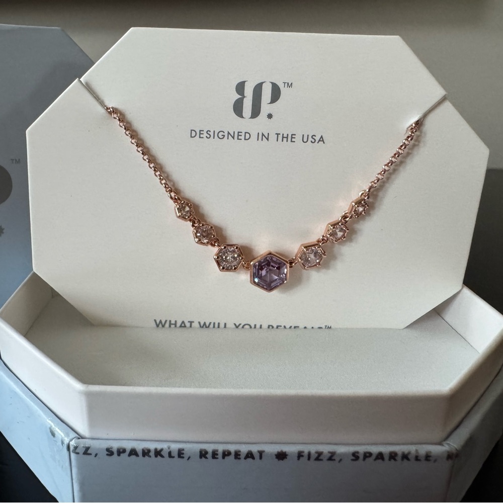 BP Feeling Glam Necklace - Picture 3 of 8
